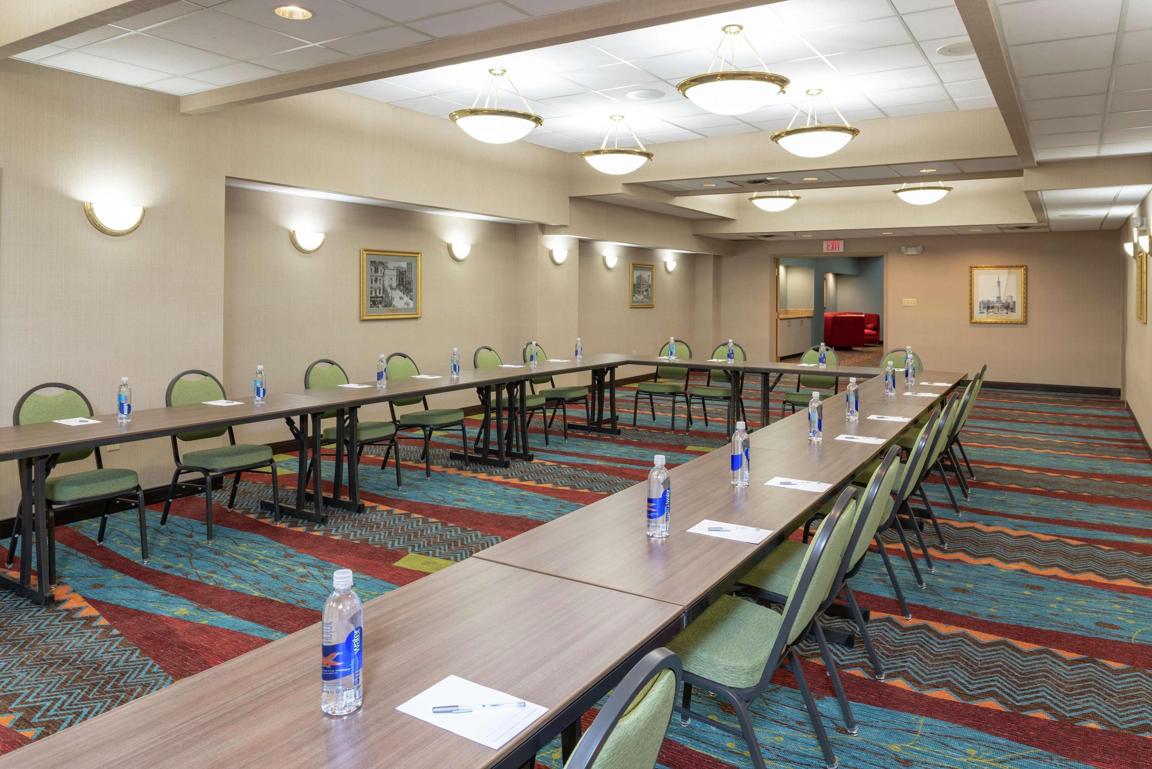 Hampton Inn Indianapolis Downtown Across From Circle Centre Zaplecze biznesowe zdjęcie