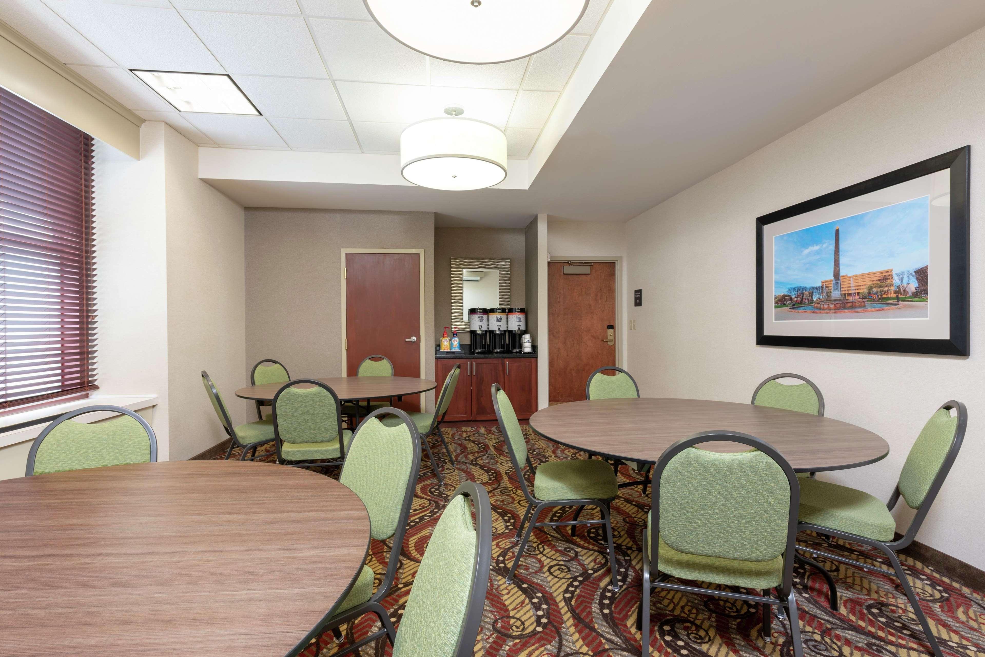 Hampton Inn Indianapolis Downtown Across From Circle Centre Udogodnienia zdjęcie