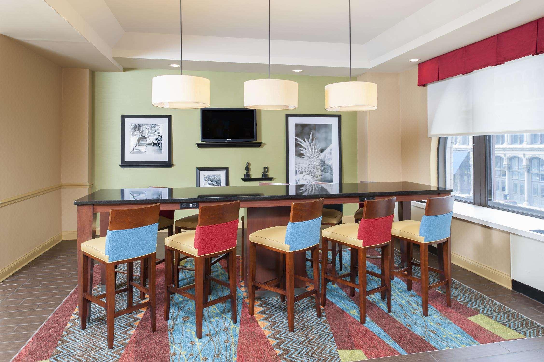 Hampton Inn Indianapolis Downtown Across From Circle Centre Udogodnienia zdjęcie
